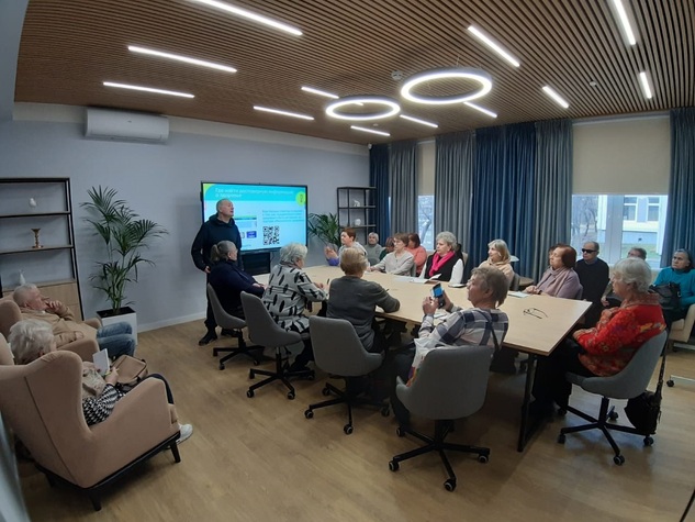 «Школа здоровья»: в феврале занятия посвящены профилактике падений в старшем возрасте  