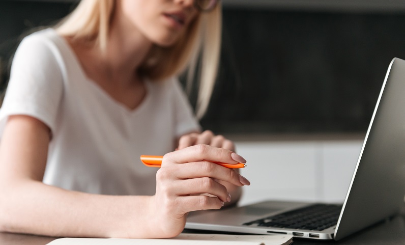 Дистанционное обучение школьников продлили на две недели