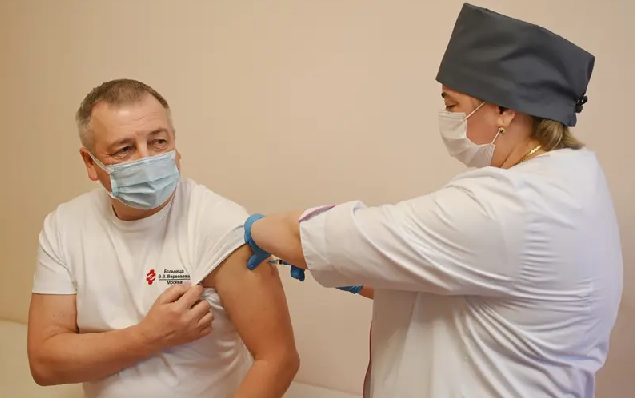 Главный врач больницы Вересаева: Время вакцинироваться