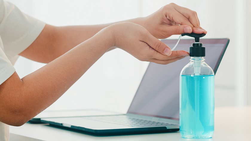 Эксперты рассказали, как выбрать антисептик для обработки рук