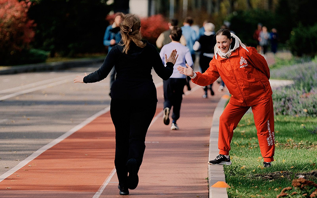 Улучшить физическую форму и расширить кругозор: проект «Мой спортивный район» открывает беговой клуб